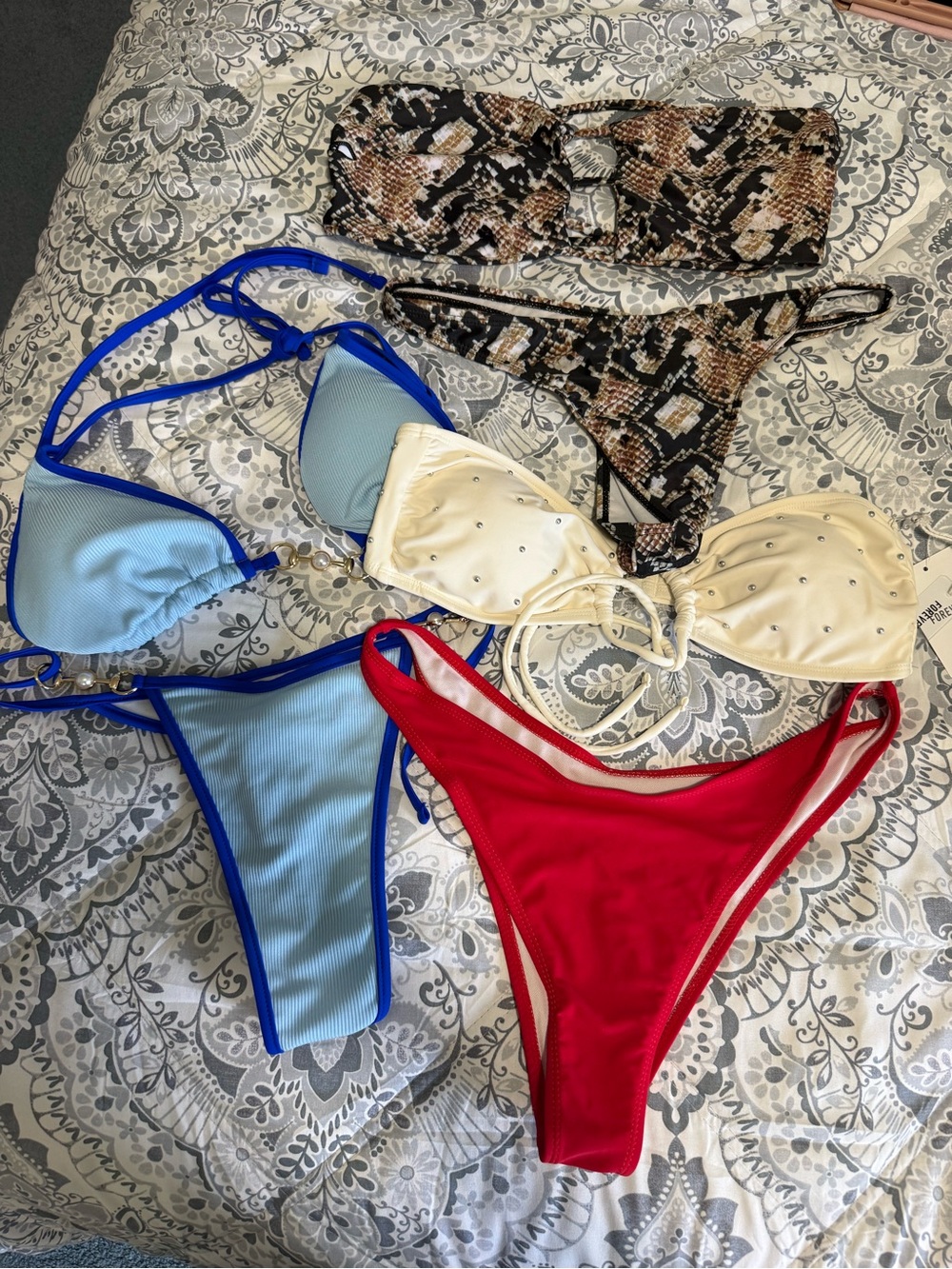 NEW 6 PIECE WOMENS BIKINI BUNDLE